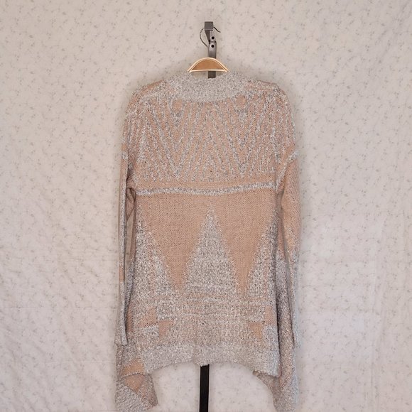 M. Fredric, size M, loose cardigan.  Light grey and mauve pink. NWOT. - Picture 7 of 14